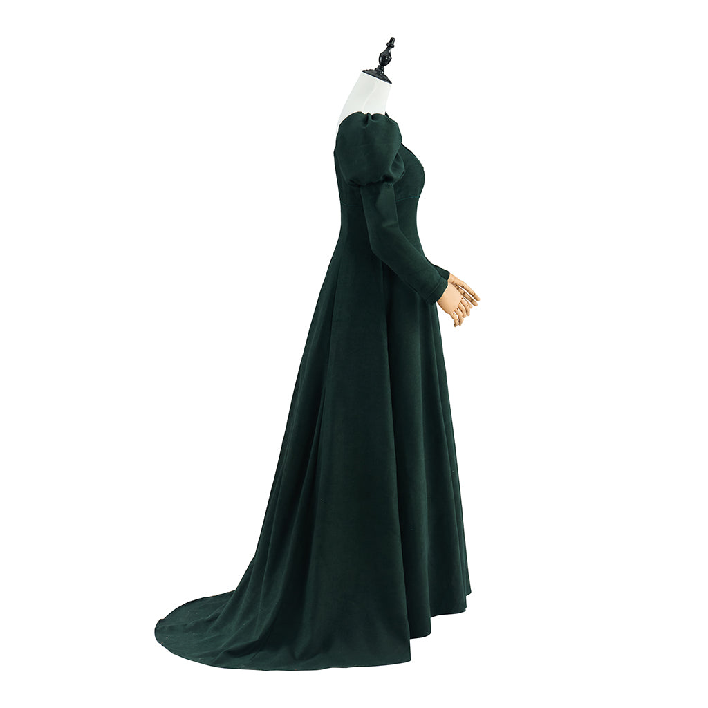 Medieval Dark Green Velvet Gown with Long Sleeves for Historical Reenactments Medieval Themed Gatherings Halloween Christmas
