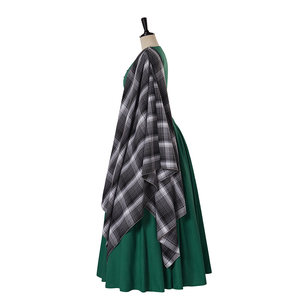 Medieval Style Emerald Green Gown with Three Quarter Sleeves for Historical Reenactments Celtic Themed Gatherings Halloween Christmas