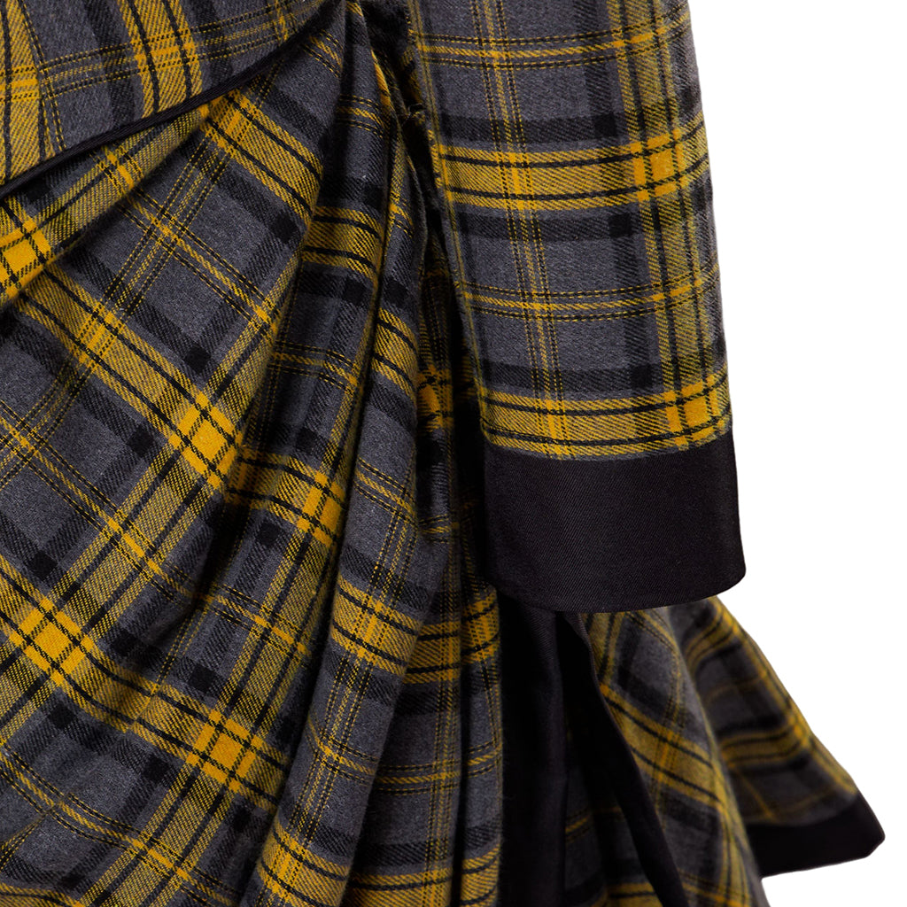 Medieval Style Black and Yellow Plaid Gown with High Waisted Design Ruffled Tiered Skirt for Victorian Themed Parties Halloween