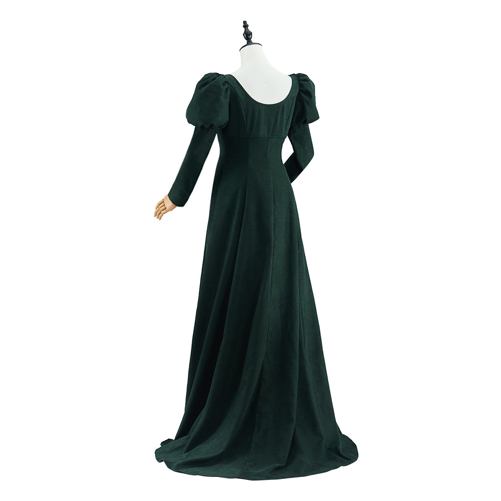 Medieval Dark Green Velvet Gown with Long Sleeves for Historical Reenactments Medieval Themed Gatherings Halloween Christmas
